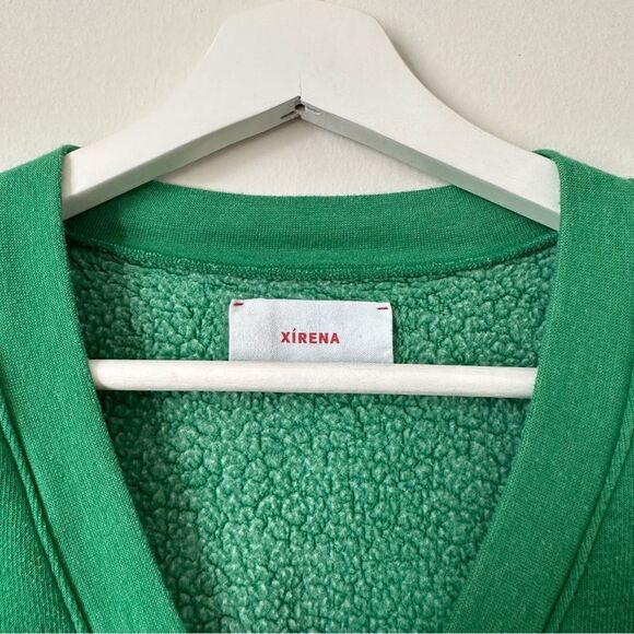 XiRENA Dayna V Neck Long Sleeve Sweatshirt in Green Leaf XS - Picture 5 of 8